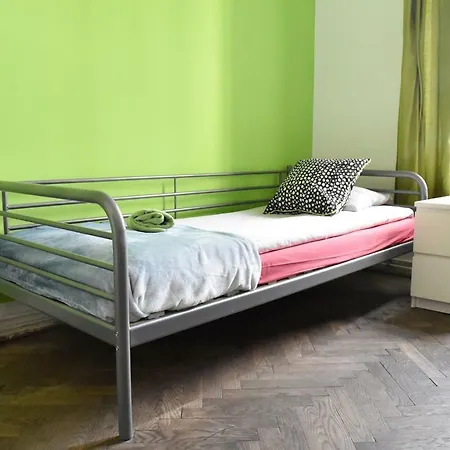 Good Bye Lenin Revolution Hostel Krakov